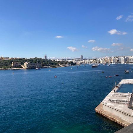 Charming Central Townhouse In Sliema Steps From Promenade And Sliema Ferry Apartment Luaran gambar