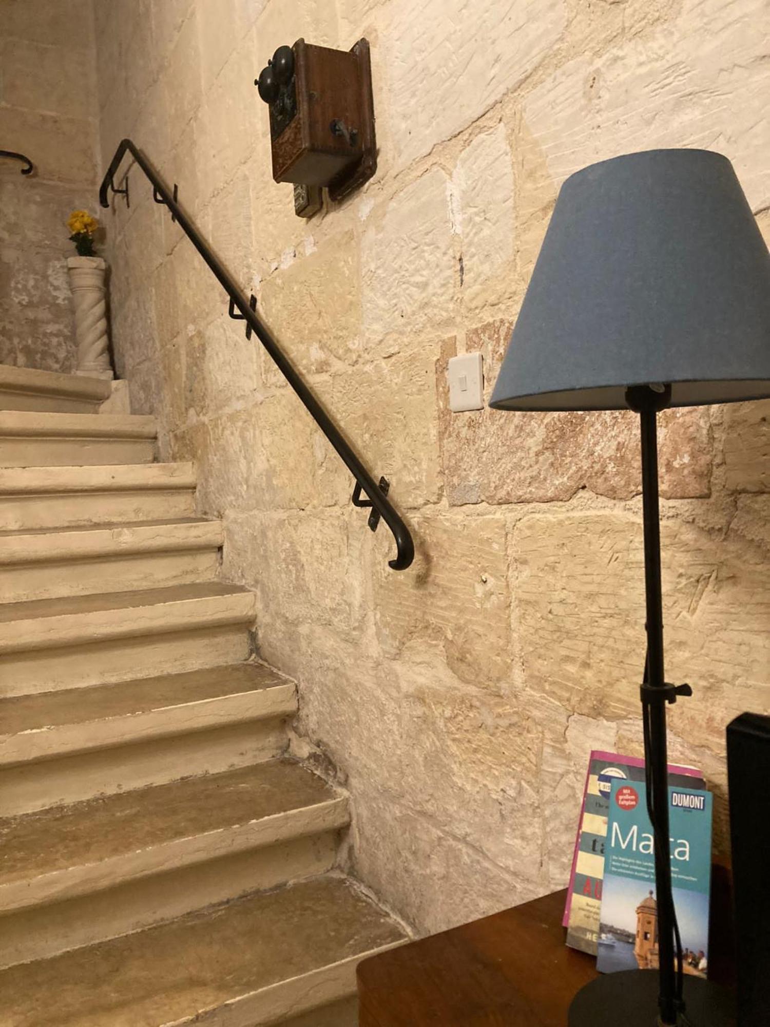Charming Central Townhouse In Sliema Steps From Promenade And Sliema Ferry Apartment Luaran gambar