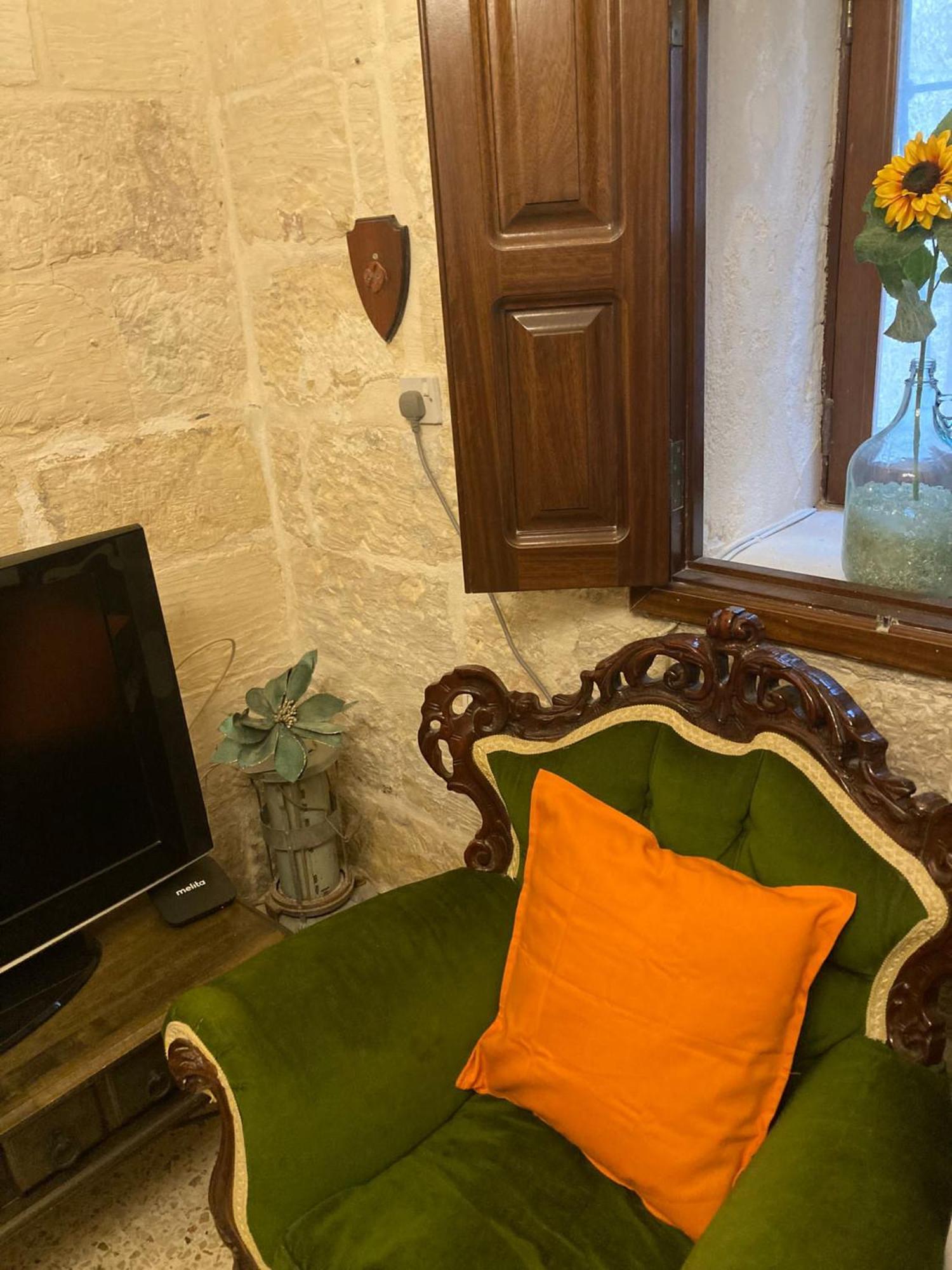 Charming Central Townhouse In Sliema Steps From Promenade And Sliema Ferry Apartment Luaran gambar