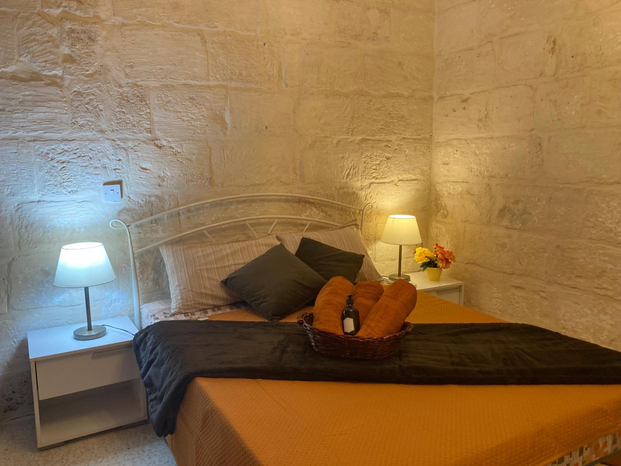 Charming Central Townhouse In Sliema Steps From Promenade And Sliema Ferry Apartment Luaran gambar