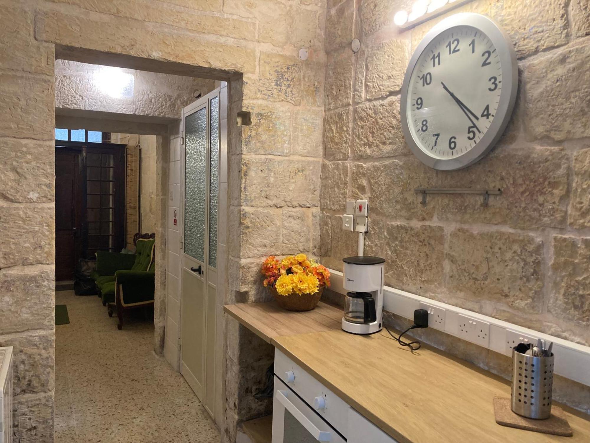 Charming Central Townhouse In Sliema Steps From Promenade And Sliema Ferry Apartment Luaran gambar